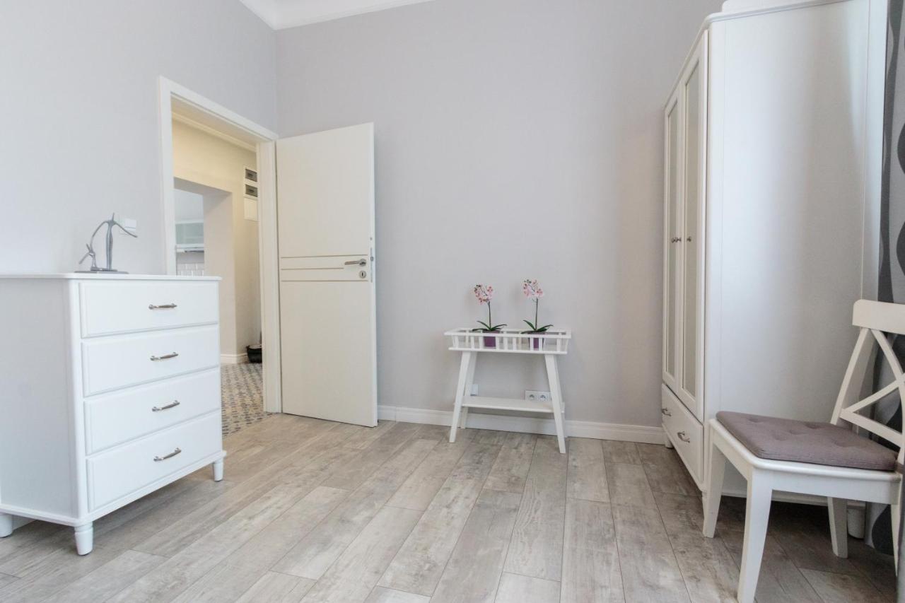 Rental Apartments Krochmalna وارسو المظهر الخارجي الصورة